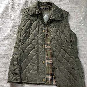 Hunter green LL Bean women’s vest